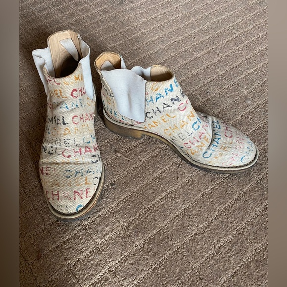 Authenticic Chanel Statement Ankle boots. Retails $1100 - Picture 5 of 9